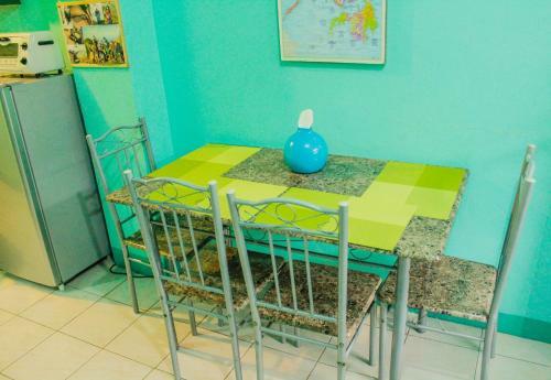 Nomadsmnl Backpackers Homestay