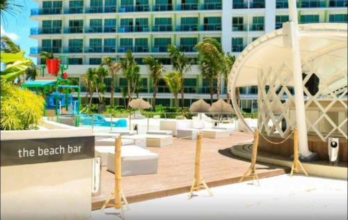 Apartamento Azure Beach Resort Residences - Condo For Rent