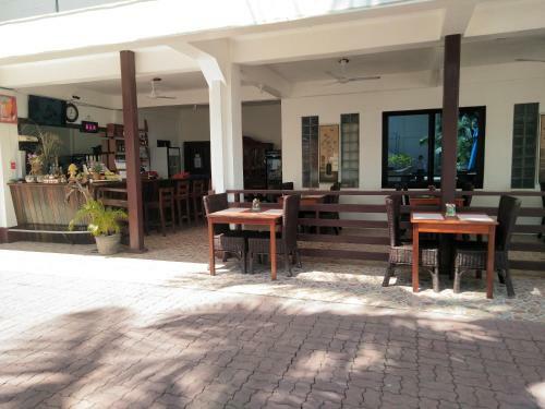 Hotel Costa Palawan Resort