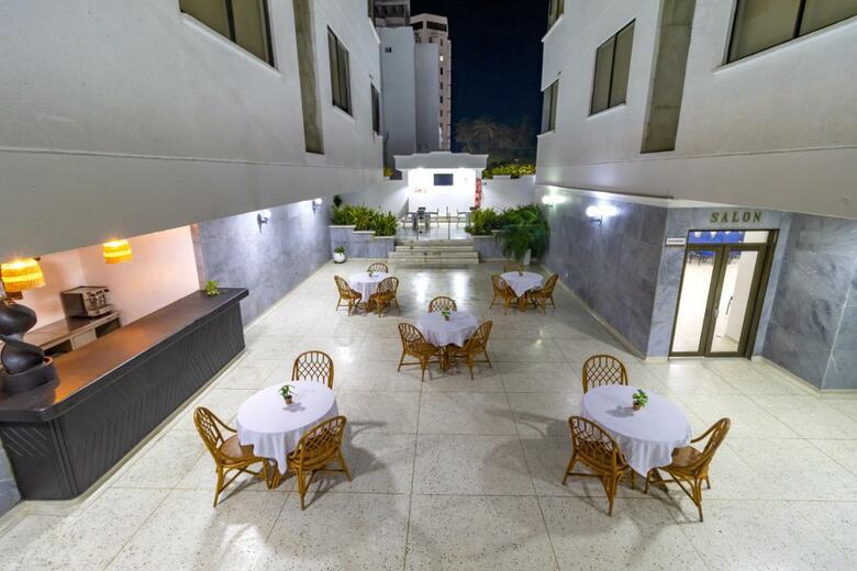 Hotel Axis Inn By Geh Suites