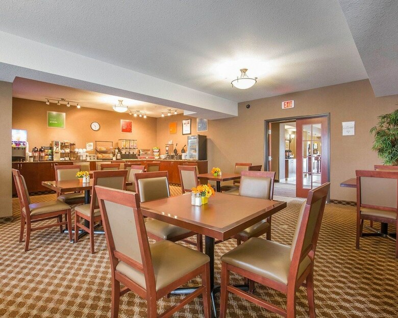 Hotel Comfort Inn & Suites