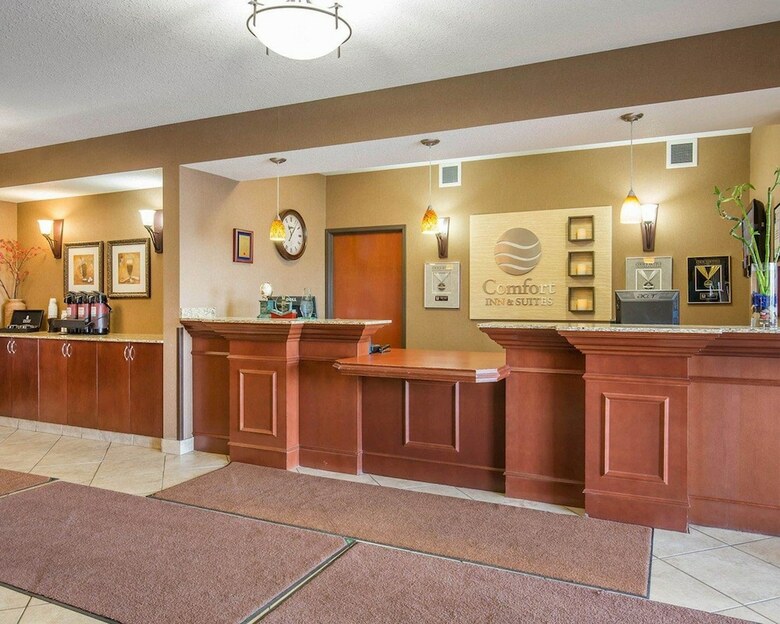 Hotel Comfort Inn & Suites