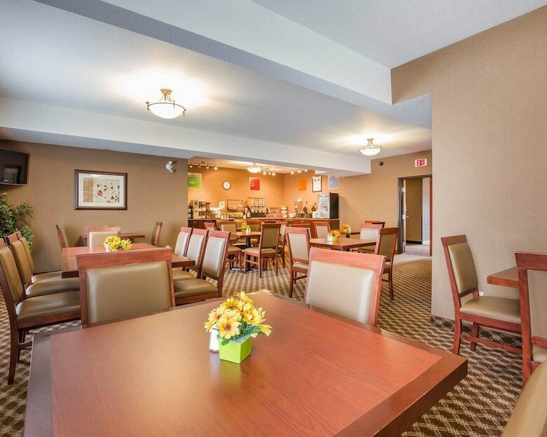 Hotel Comfort Inn & Suites