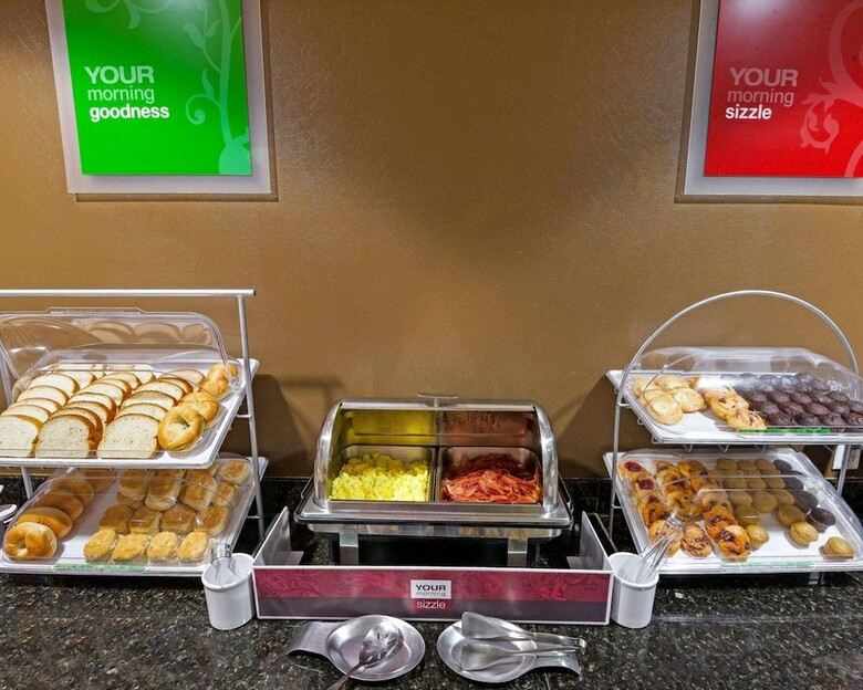 Hotel Comfort Suites University