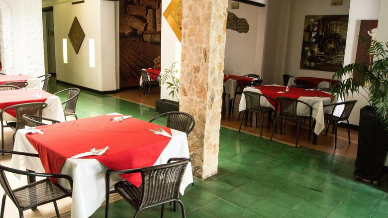 Hotel Puerta De San Antonio