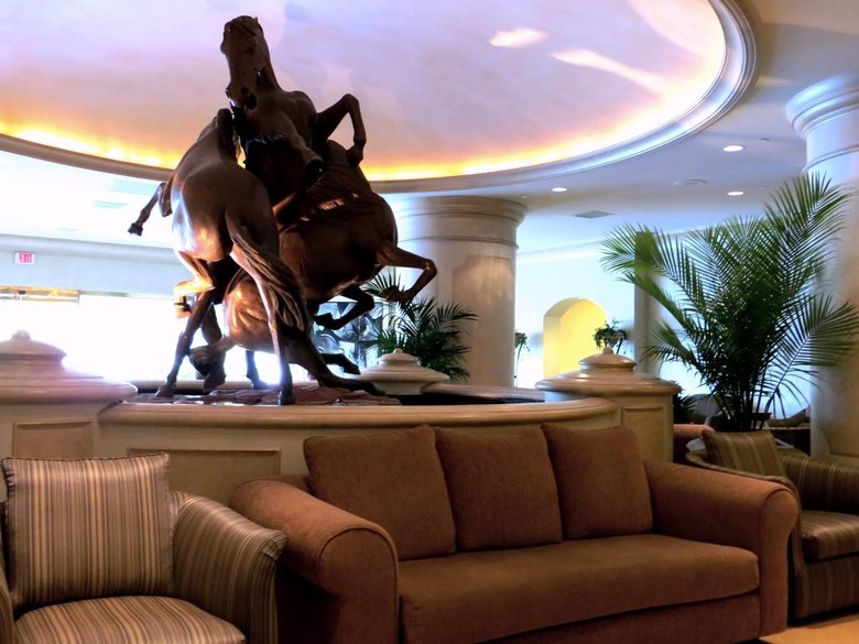 Hotel Polo Towers Suites