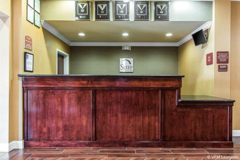 Hotel Sleep Inn & Suites