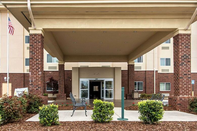 Hotel Sleep Inn & Suites
