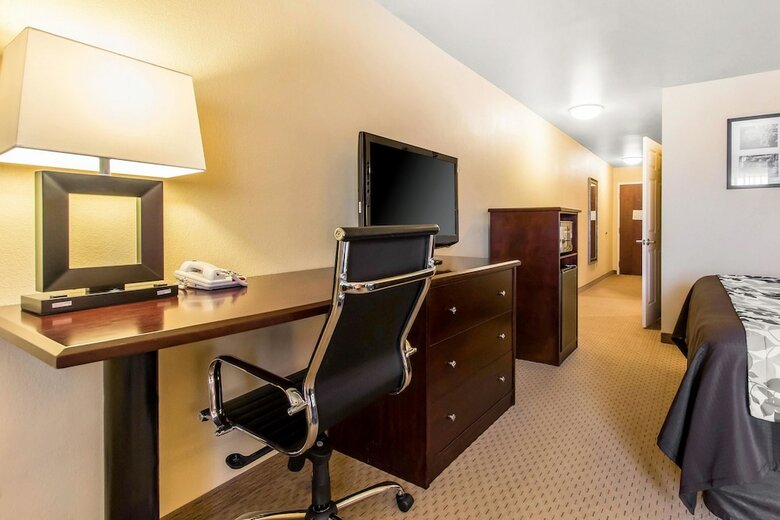 Hotel Sleep Inn & Suites