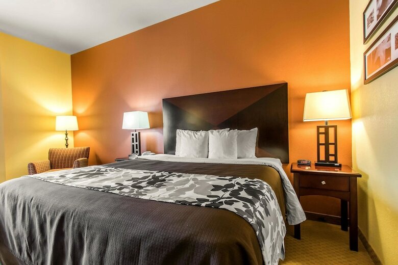 Hotel Sleep Inn & Suites