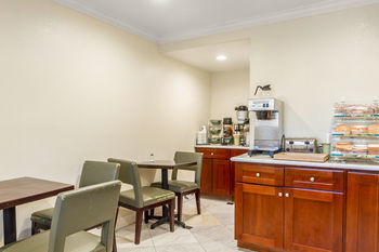 Hotel Quality Inn University