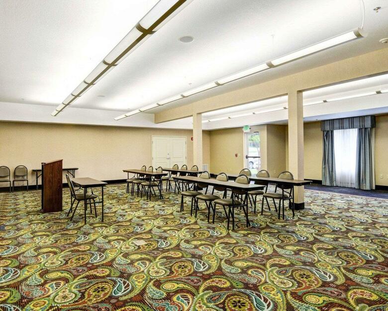 Hotel Comfort Suites