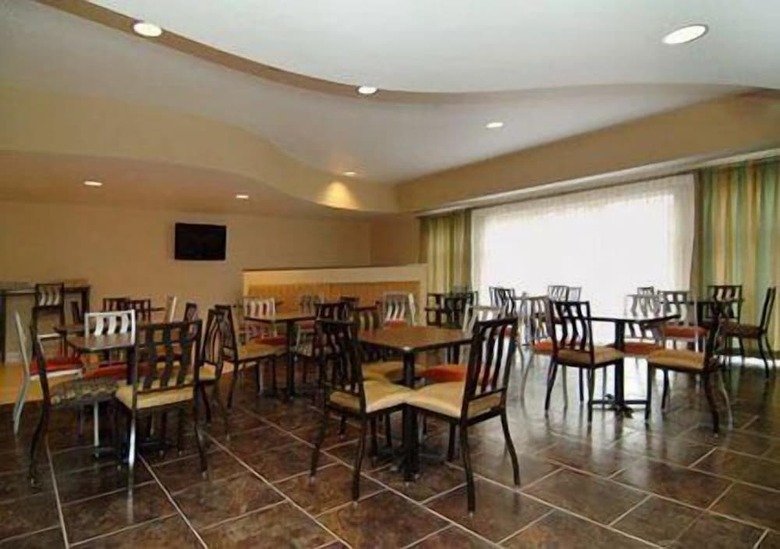 Hotel Comfort Suites