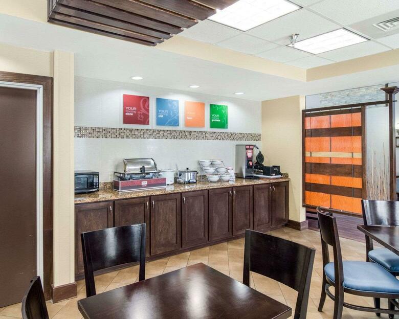 Hotel Comfort Suites