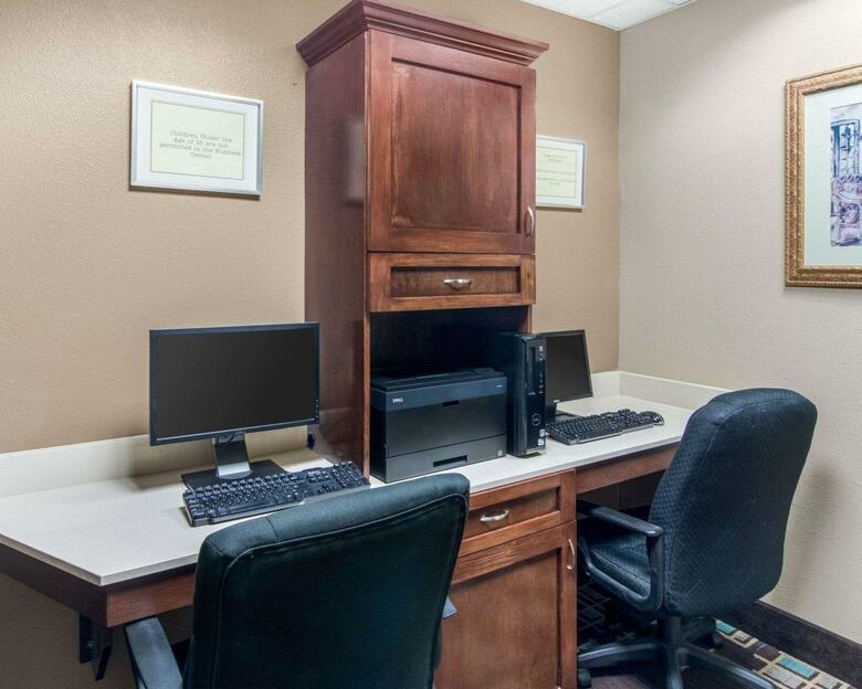 Hotel Comfort Suites