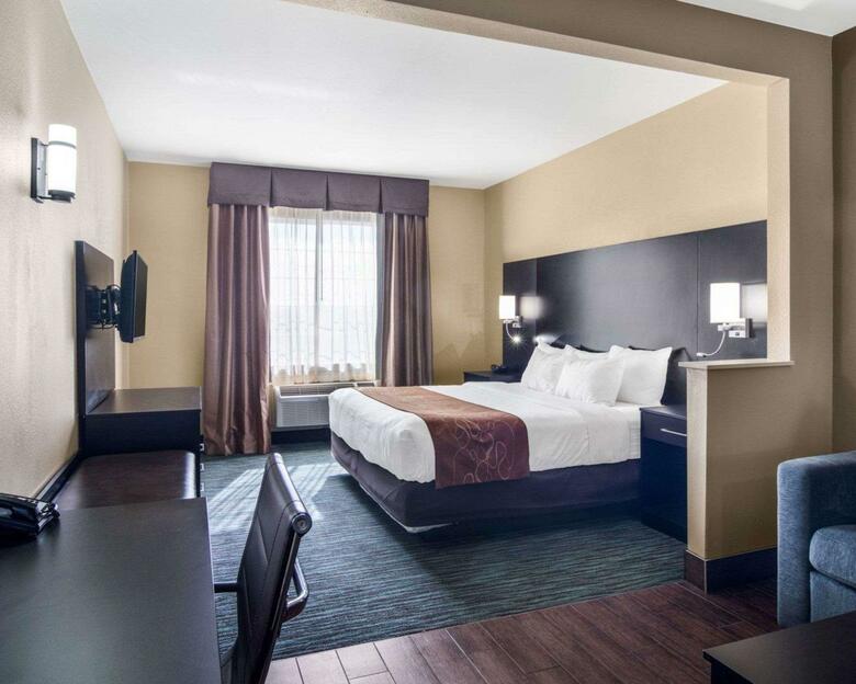 Hotel Comfort Suites