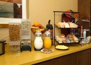 Hotel Comfort Inn & Suites
