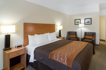 Hotel Comfort Inn & Suites