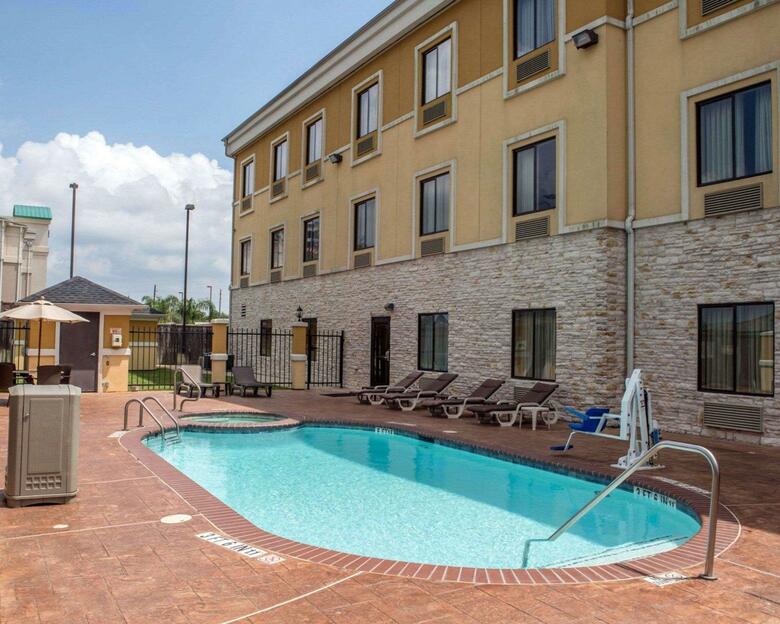 Hotel Sleep Inn & Suites