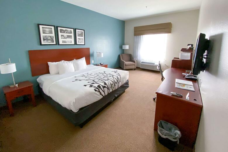 Hotel Sleep Inn & Suites