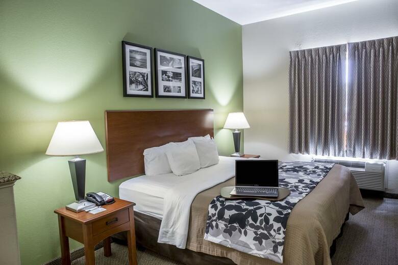 Hotel Sleep Inn & Suites