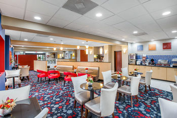 Hotel Comfort Suites