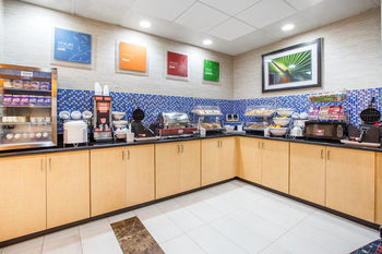 Hotel Comfort Suites