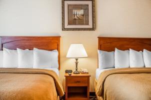 Quality Hotel & Suites At The Falls