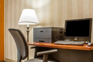 Quality Hotel & Suites At The Falls