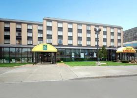 Quality Hotel & Suites At The Falls