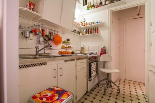 Trendy Sofo Apartment
