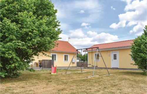 Five-bedroom Holiday Home In Farjestaden