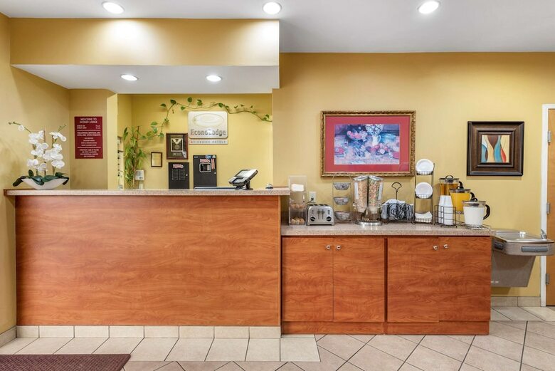 Hotel Econo Lodge Airport