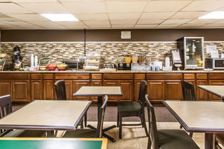 Hotel Quality Inn & Suites