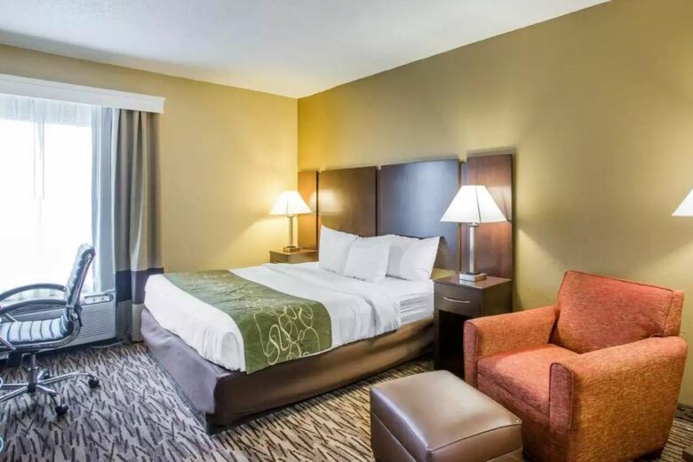 Hotel Comfort Suites