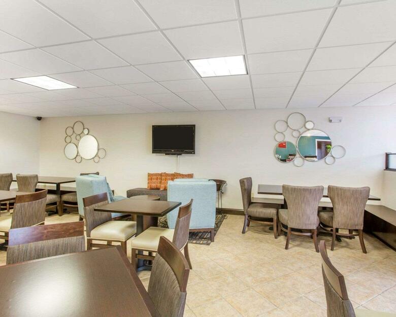 Hotel Comfort Suites