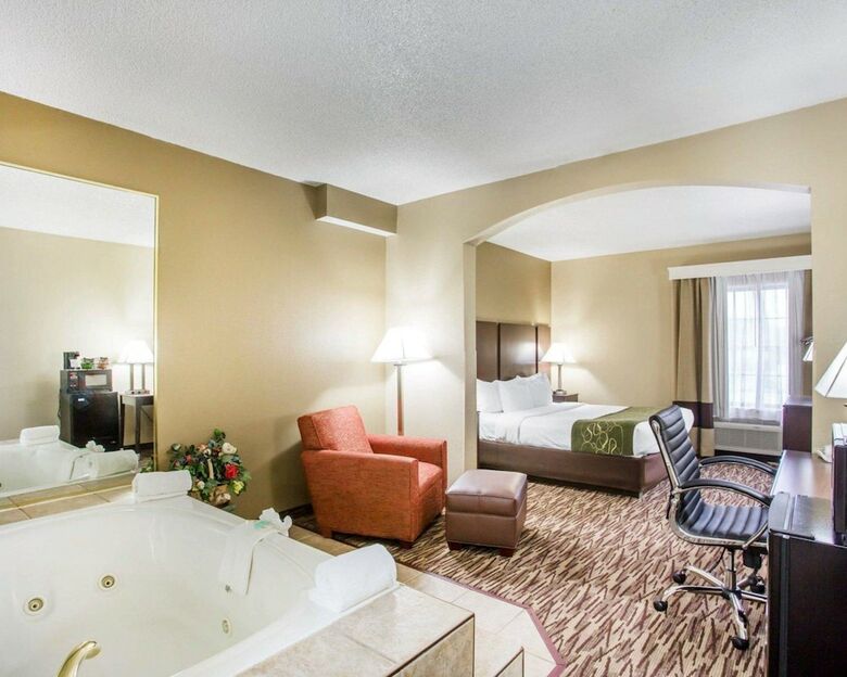 Hotel Comfort Suites