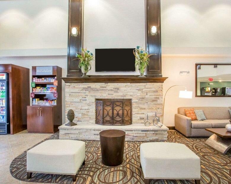 Hotel Comfort Suites
