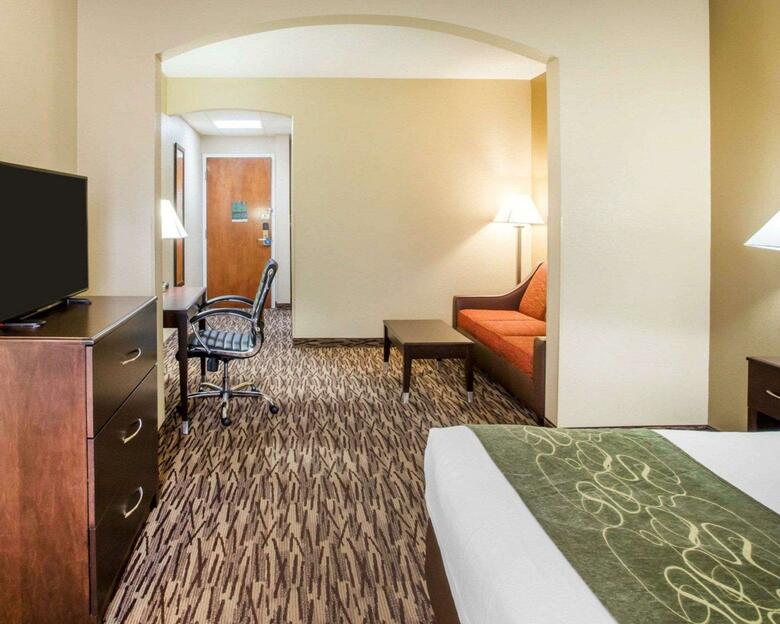 Hotel Comfort Suites