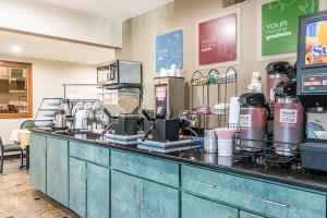 Hotel Comfort Inn & Suites