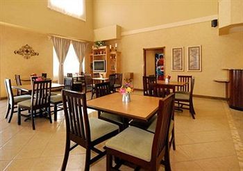 Hotel Comfort Suites