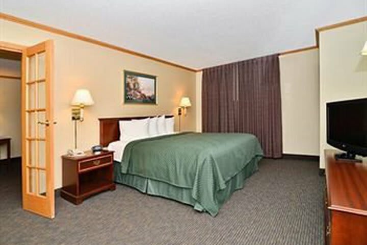 Hotel Quality Inn & Suites