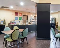 Hotel Comfort Suites