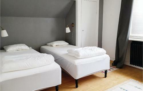 Six-bedroom Holiday Home In Knared