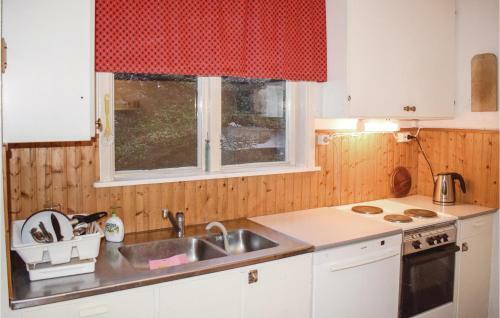 Six-bedroom Holiday Home In Knared