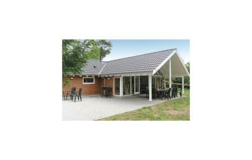 Five-bedroom Holiday Home In Kopingsvik