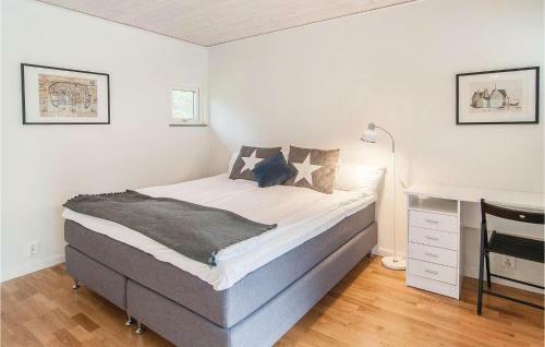 Three-bedroom Holiday Home In Larbro