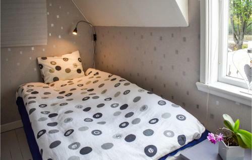 Four-bedroom Holiday Home In Motala