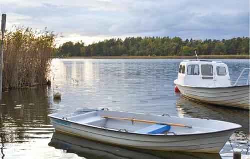 Four-bedroom Holiday Home In Motala