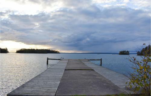 Four-bedroom Holiday Home In Motala